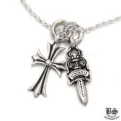 クロムハーツ1ボールタイニーCHクロスチャーム＆カットアウトクロス