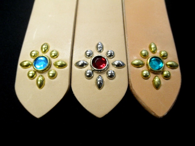 ベルトカスタマイズ商品 【剣先フラワースタッズ／ラウンド＆オーバル】