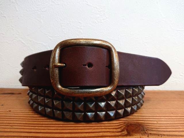 ピラミッドスタッズベルト 3連ピラミッド エイジングブラス 栃木レザー