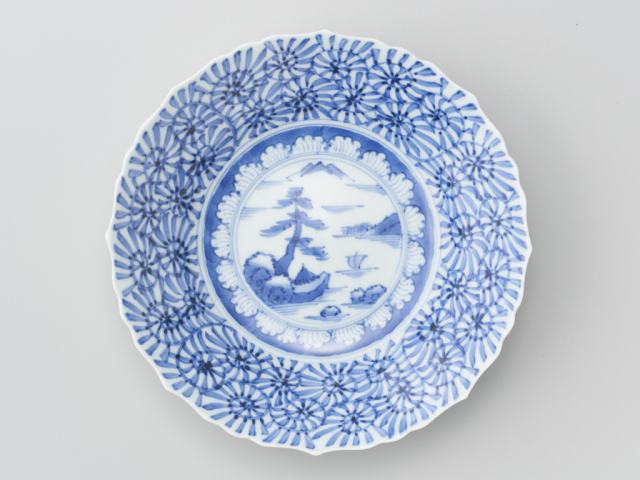 染付蛸唐草山水桔梗渕7寸中鉢・有田焼渓山窯の鉢です。