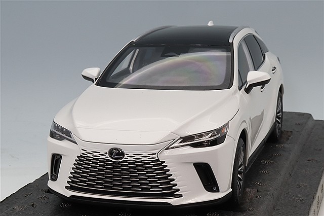 京商 1/18 レクサス RZ 450e ソニッククオーツ