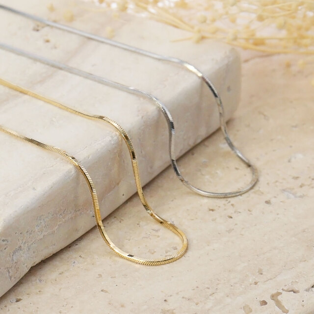 ゴールド チェーン ネックレス 18金 K18 オクトストロー 幅0.8mm 約