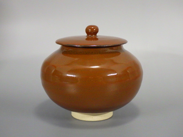 小山岑一(鎌倉柿釉蓋付小壺)