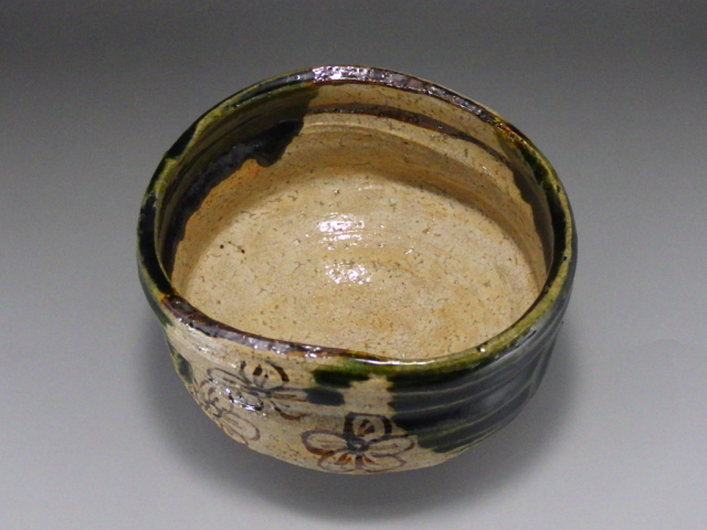 初代山口錠鐵（織部轡抹茶茶碗）