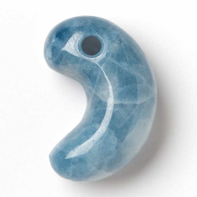 勾玉 糸魚川翡翠 （いといがわひすい） 青翡翠 （小滝川・入りコン沢産