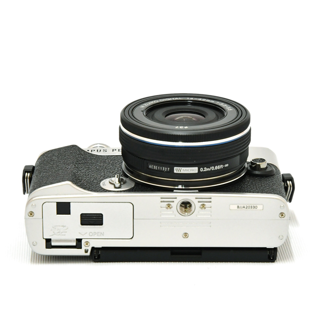 中古】オリンパス ミラーレス一眼 PEN E-P7 シルバー・ M.ZUIKO 14