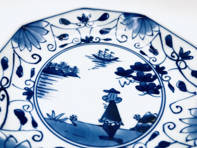 後姿正八角5寸皿 しん窯青花