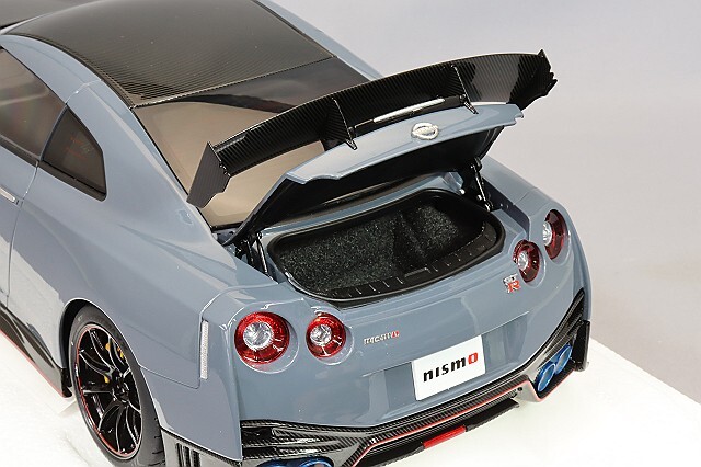 箱傷みセール 】オートアート コンポジット 1/18 日産 GT-R (R35