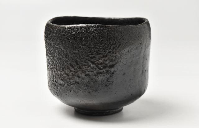 鈴木重孝 23A 窯変引き出し黒茶碗（木箱付） ｜ 暮らしのうつわ花田 和