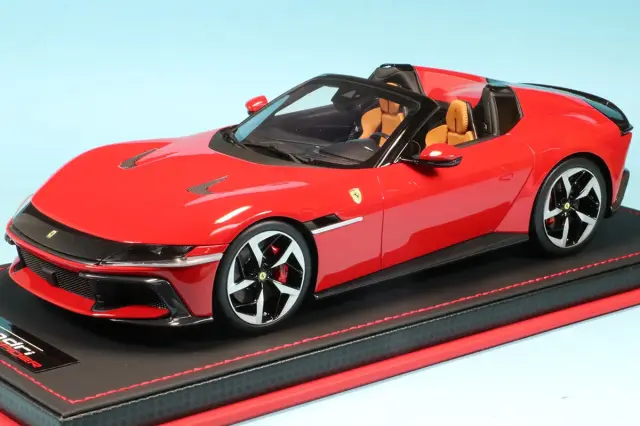 MRコレクション 1/18 フェラーリ 12チリンドリ スパイダー