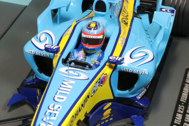 ミニチャンプス 1/18 ルノー F1チーム R25 サンマリノGP 2005 Winner F