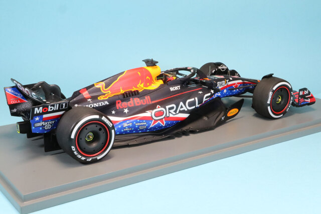 スパーク 1/18 レッドブル RB19 USA GP 2023 M.フェルスタッペン