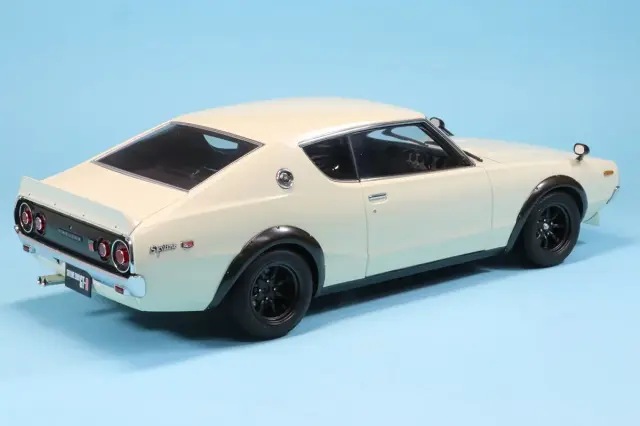 オートアート 1/18 ニッサン スカイライン 2000GT-R KPGC110 ケンメリ
