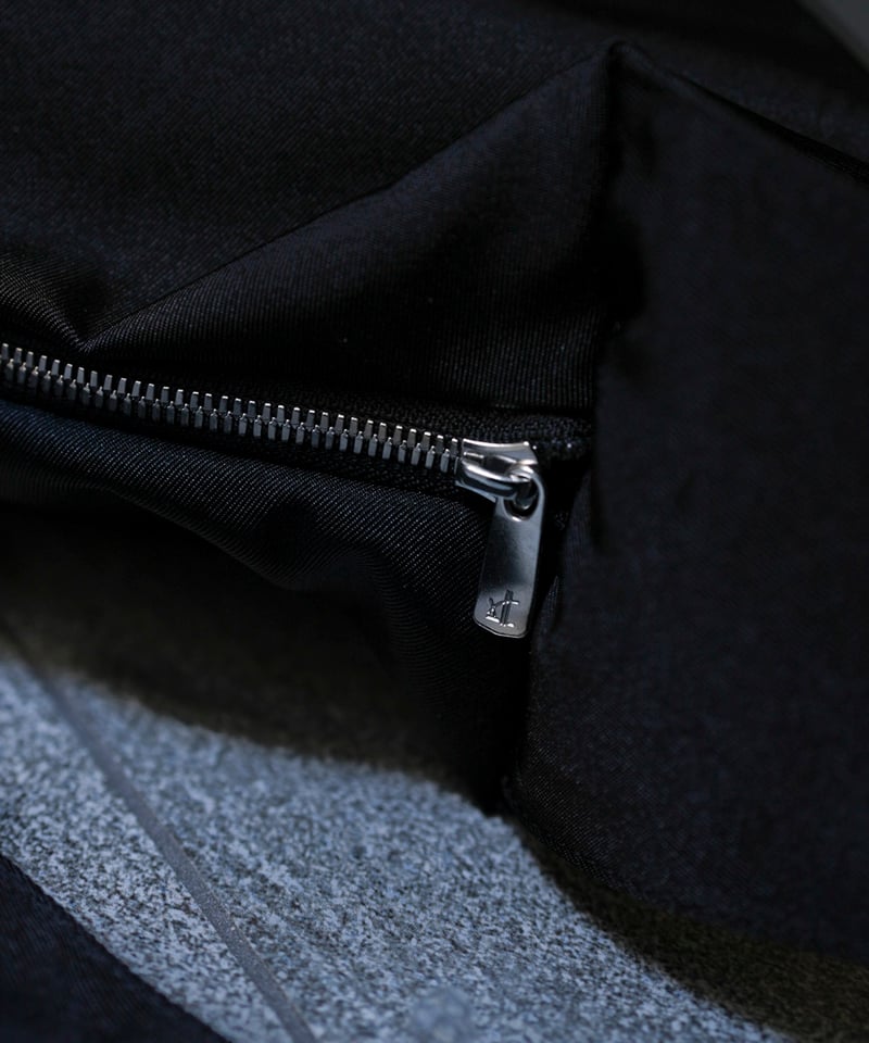 MB ULTIMATE FABRIC ハーフムーンボディバッグ MINI | MB -ther