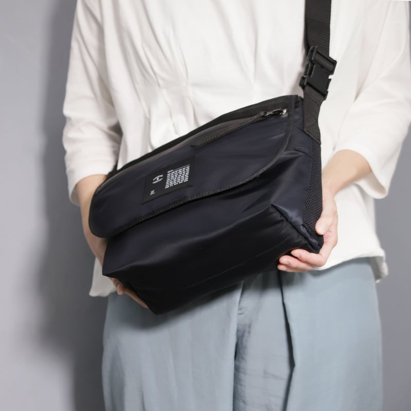 F018 メッセンジャーバッグ S / MA-1 ブラック | FUKUNARY