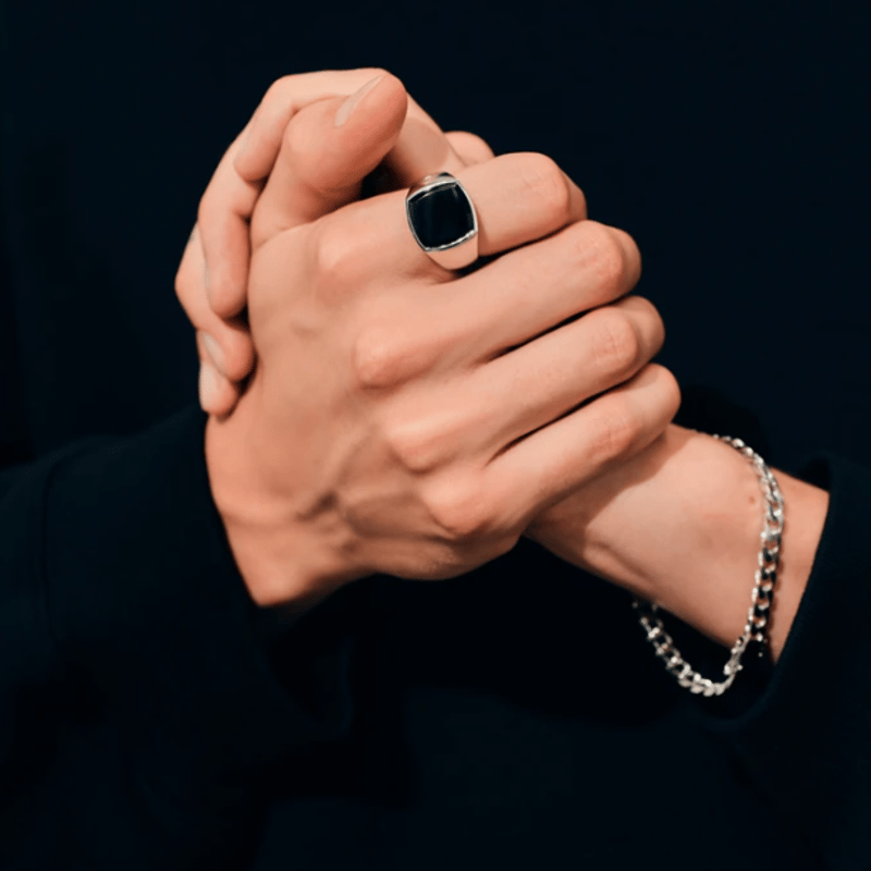 TOM WOOD Cushion Polished Black Onyx | UNKER