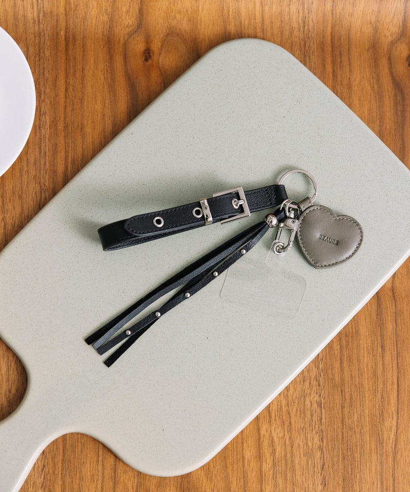 B-26108】BEAURE ハート レザー ストラップ チャーム | BEAURE OFF