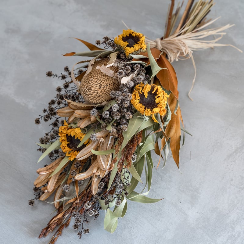 ヒマワリとバンクシアの大きめドライフラワースワッグ | ドライ