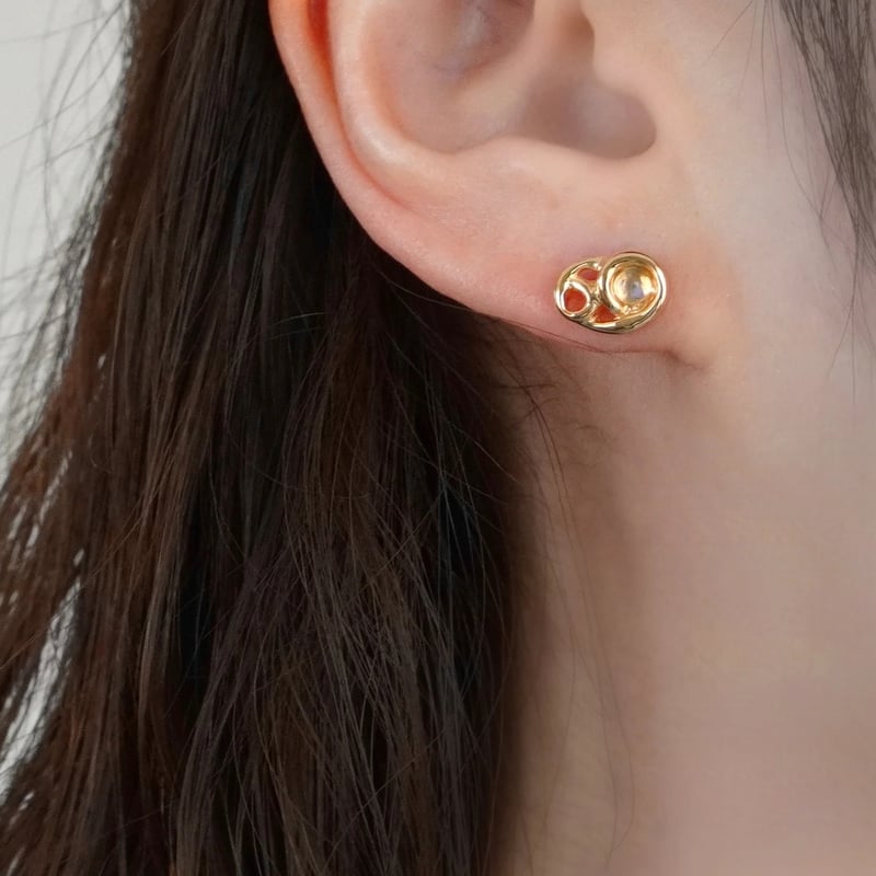 SV925プラネットピアス(蟹座/月/ムーンストーン) | ÜME Online shop