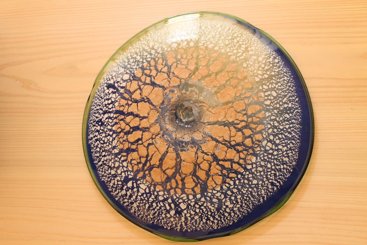 沖縄 琉球ガラス工房 虹 稲嶺盛吉氏 土紋 大皿≪送料無料