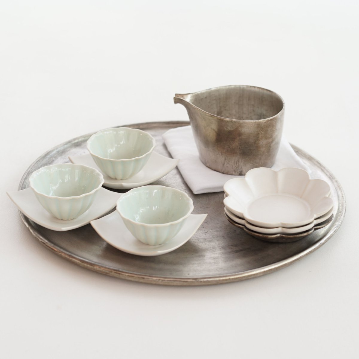 安藤雅信】李朝花びら皿 S（白マット釉） | ギャルリ百草 online store