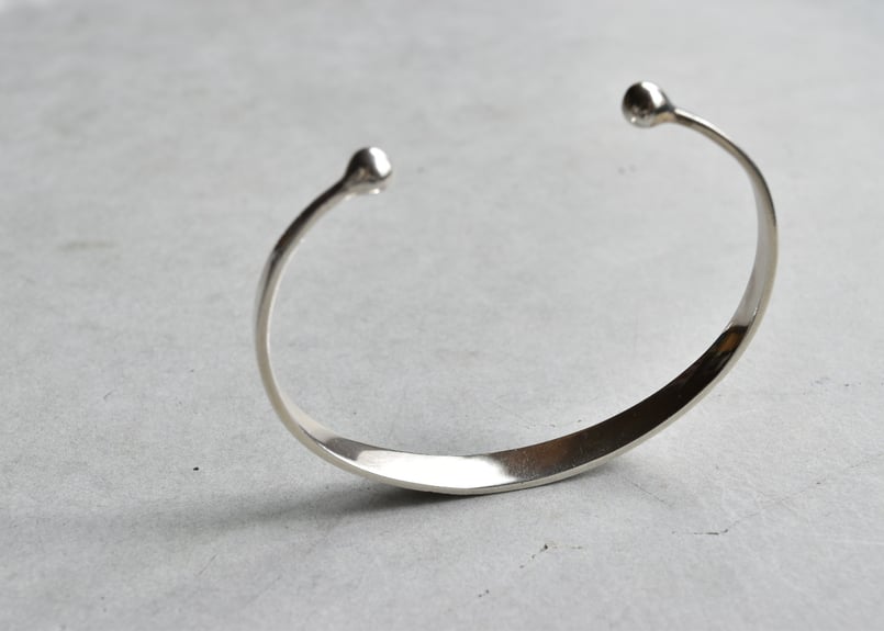 トゥアレグ族シルバーバングル | YEAH.JAPAN STORE