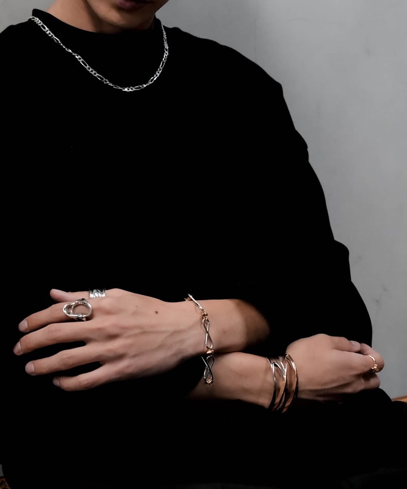 HIGH-END STRUCTURE WIDE BANGLE | CTHY