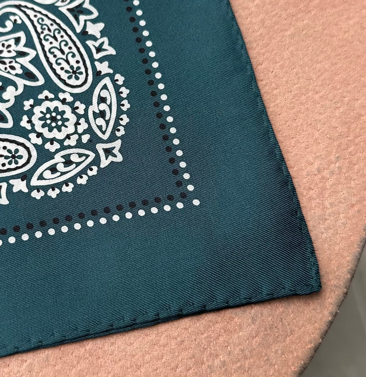 Bon Vieux オリジナル バンダナ柄ネッカチーフ #グリーン | Bon Vieux