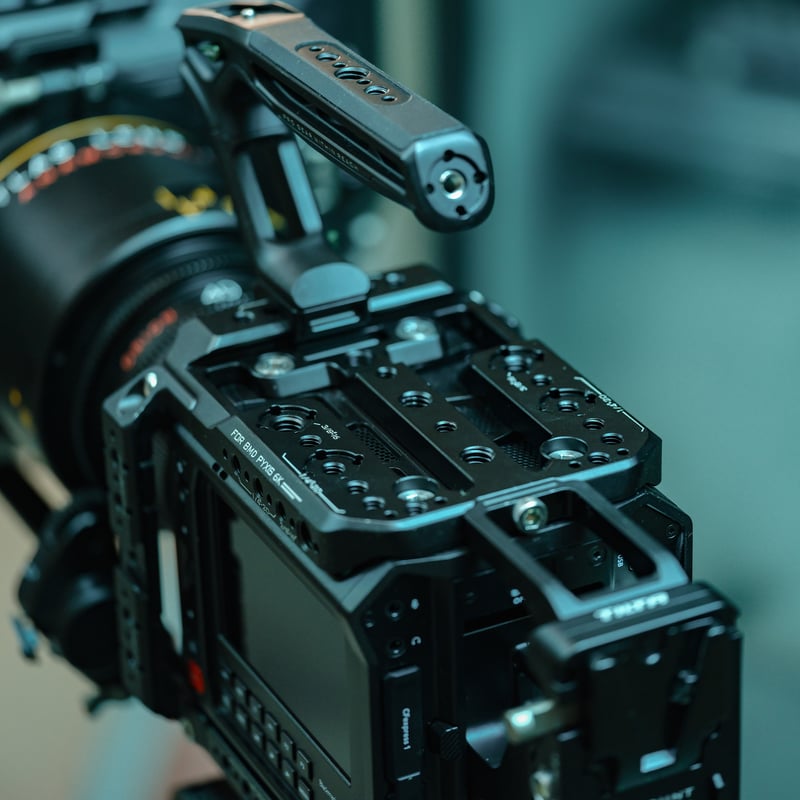 Blackmagic PYXIS 6K/12K用カメラケージ プロキット Vマウント (ES-