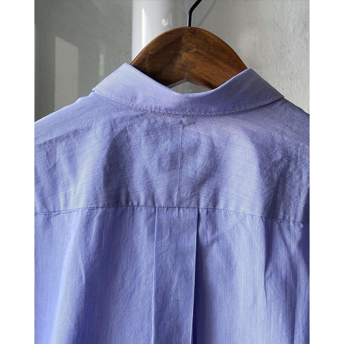 COMOLI コモリシャツ SAX STRIPE | Less Higashikawa