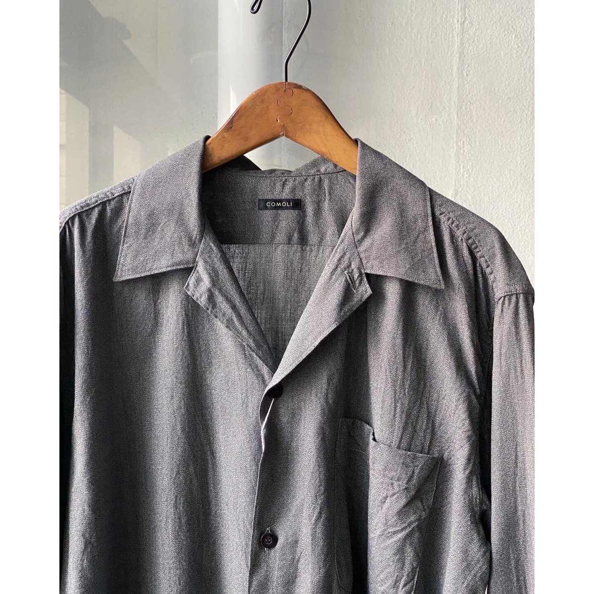 COMOLI ヨリ杢 オープンカラーシャツ | Less Higashikawa
