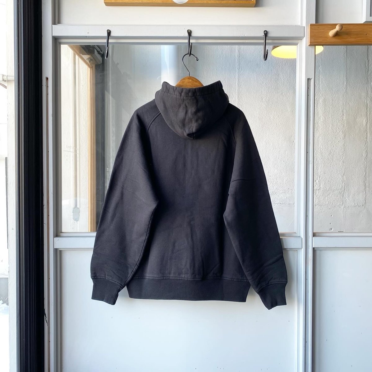 COMOLI コットン裏毛 ジップパーカ | Less Higashikawa