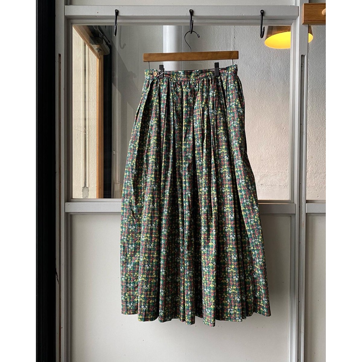 YAECA [ WRITE ] WOMENS タックスカート (LIBERTY)