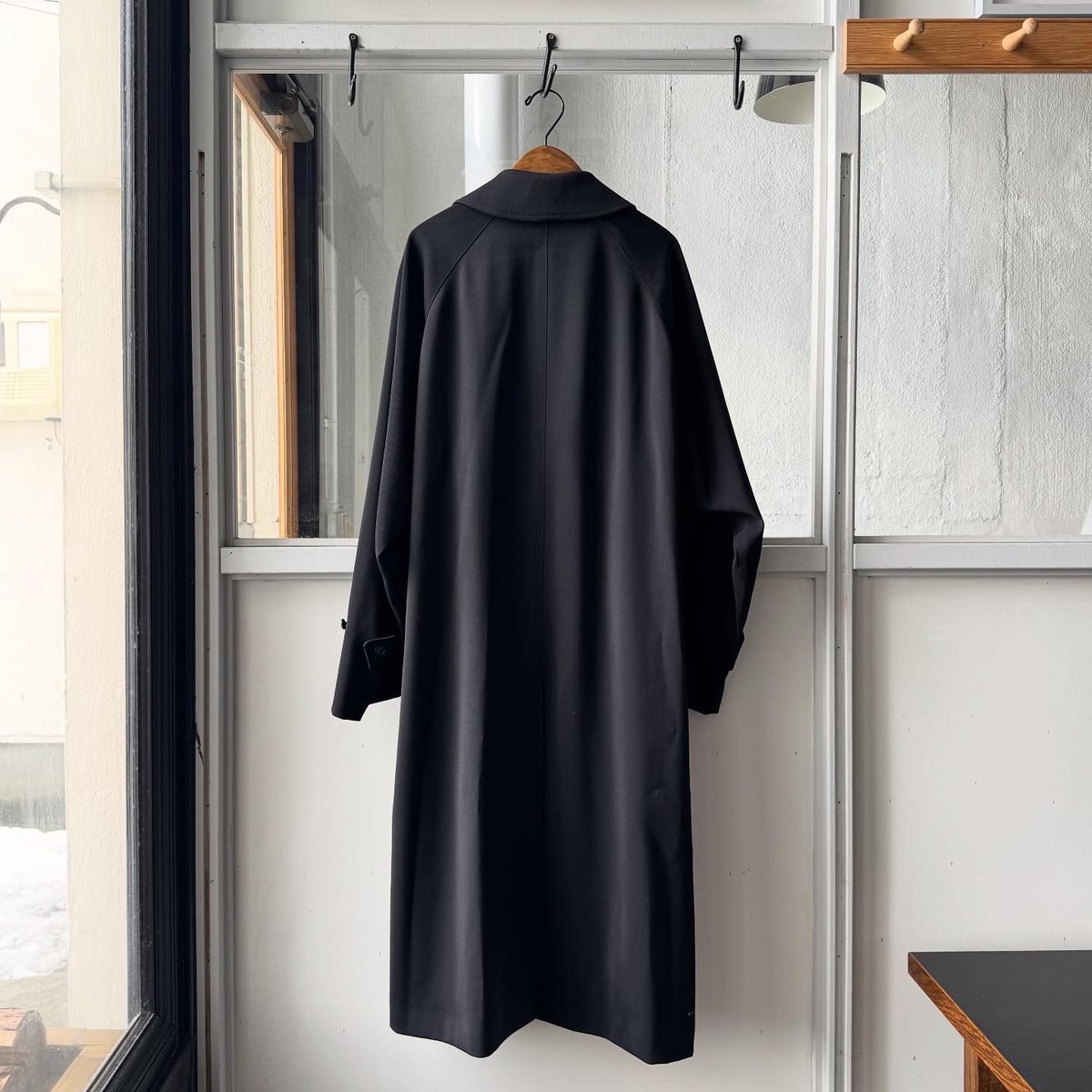 COMOLI ウールギャバ バルカラーコート | Less Higashikawa