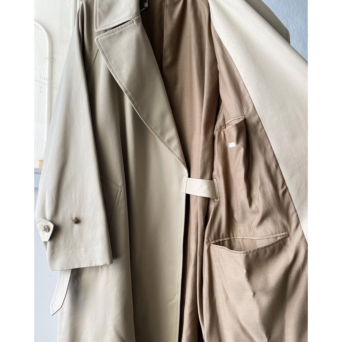 COMOLI コットンギャバ タイロッケンコート | Less Higashikawa