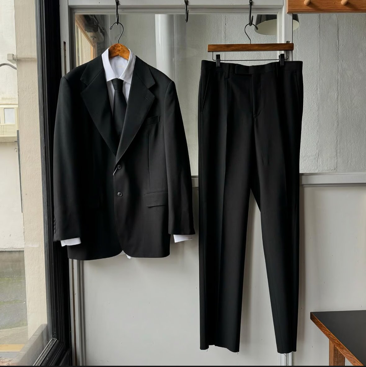 COMOLI ツイル ドレスシャツ | Less Higashikawa