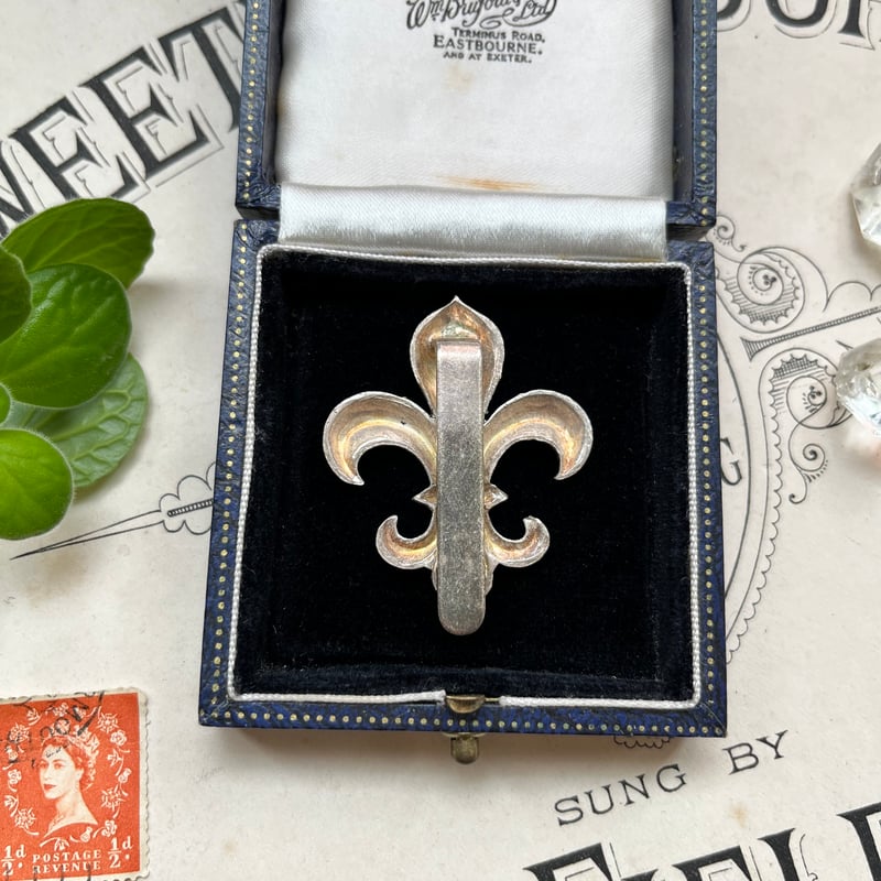 ○o-144/メタル製 フルール・ド・リスの紋章パーツ | PISKEY -イギリス