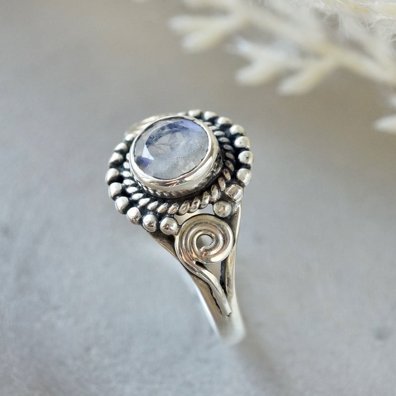 レインボームーンストーン エスニックリング シルバー925 11号/11.25号