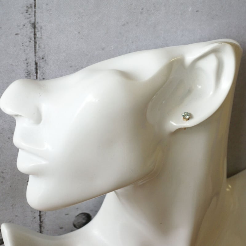 Handmade】ブルージルコン スタッドピアス 14kゴールドフィルド製 4mm