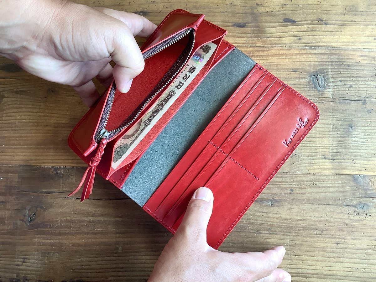 黒革×ルガトショルダー赤 長財布 小銭入れあり | keywest828