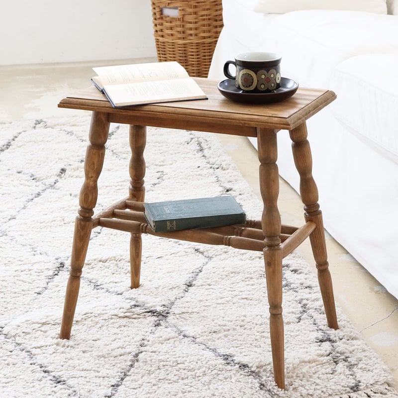 PINE WOOD SIDE TABLE / 天然木 パイン材を使ったサイドテーブル / ナチ