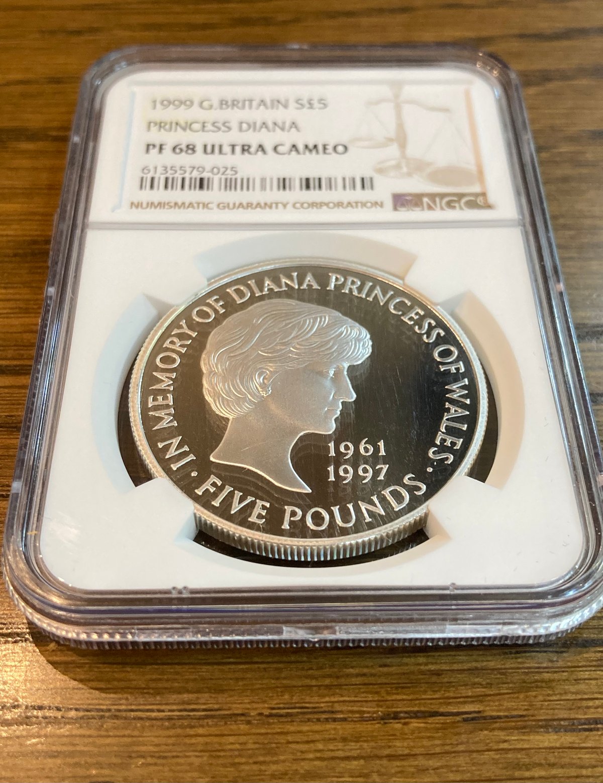 NGC鑑定PF68UC 1999年 イギリス ダイアナ妃追悼祈念 5ポンド銀貨