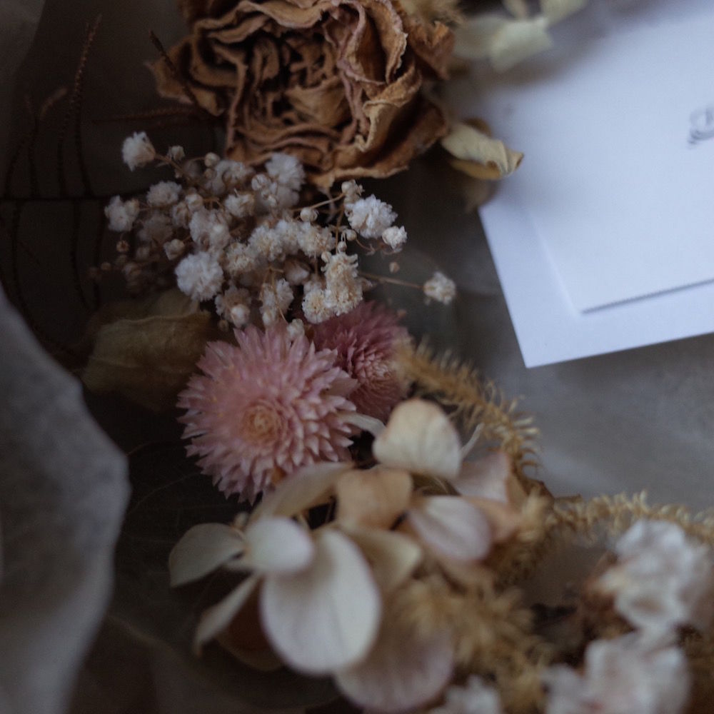 Flowerworks SEKIKAWA「ドライフラワーリース」 | オトメの金沢 陳列室