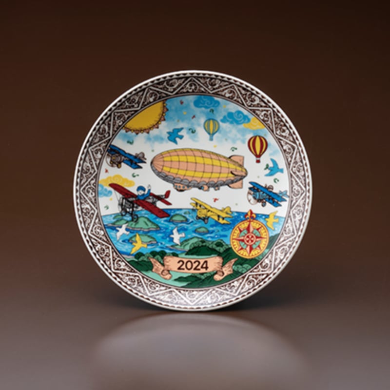 イヤーズプレート2024「大航空時代」（皿立付・化粧箱入） | KOBEIGAMA