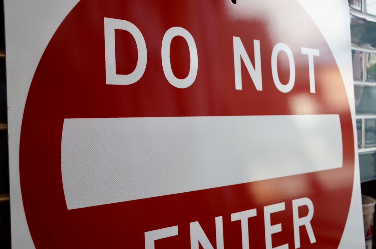 DO NOT ENTER 立ち入り禁止 アメリカ製 看板 ロードサイン PFS