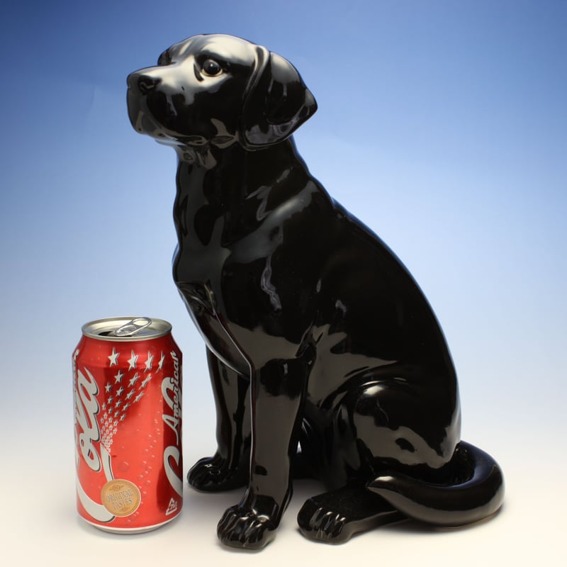 陶器犬置物 ブラック・ラブラドルレトリバー おすわり 大 | Haniibaaz