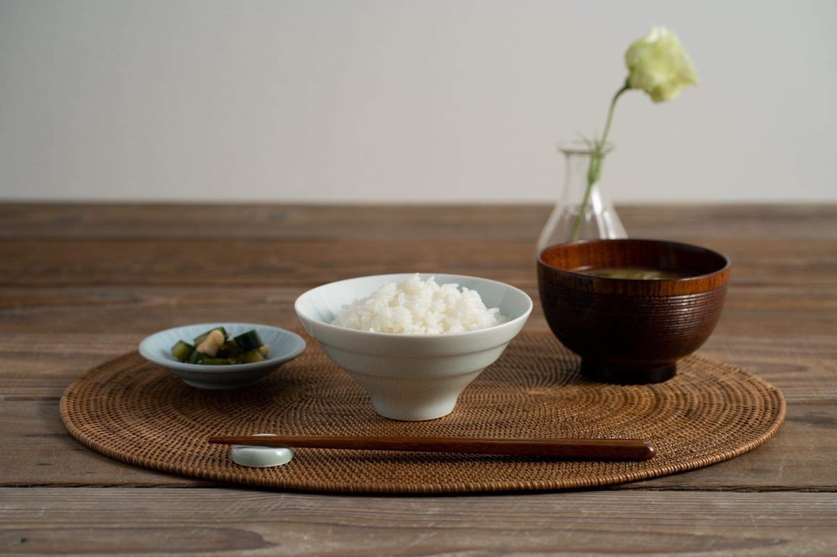 青白磁平茶碗 | 鍋島 虎仙窯オンラインストア