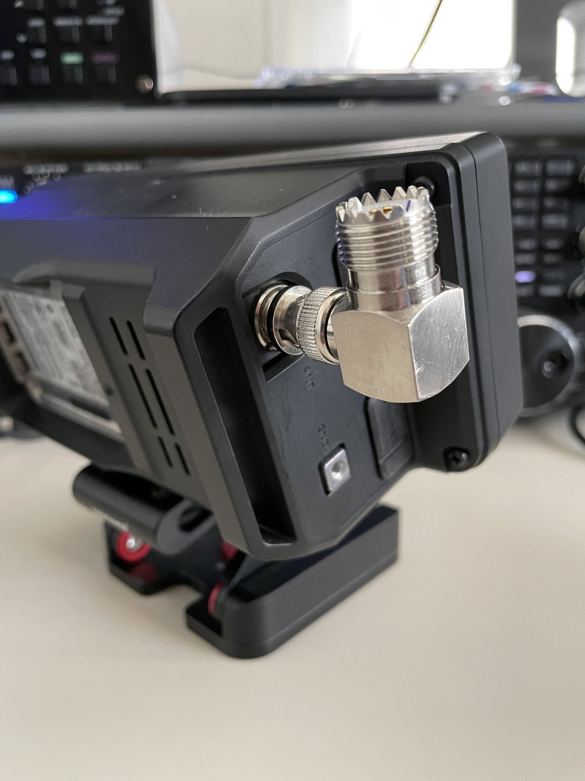 windcamp製 IC-705専用 アンテナ取付マウント RC-2 | HAMCITY・ハムシティ