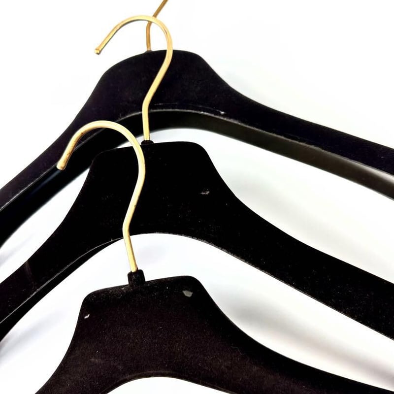 ルイヴィトンハンガー LV ベロアハンガー 3本セット ブラック 黒