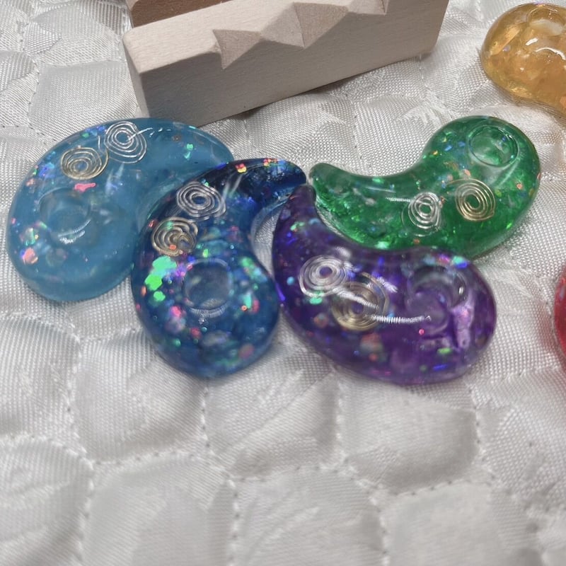 最強陰陽統合オルゴナイト勾玉☯️チャクラカラー | 陰陽統合勾玉